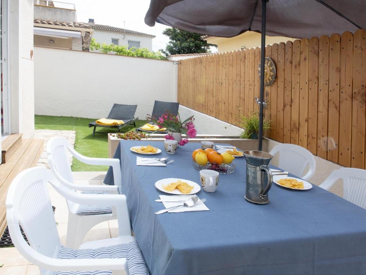 Gerkens, Bonita Casa De Tres Dormitorios Con Piscina Comunitaria En Escala L' Escala Exterior foto