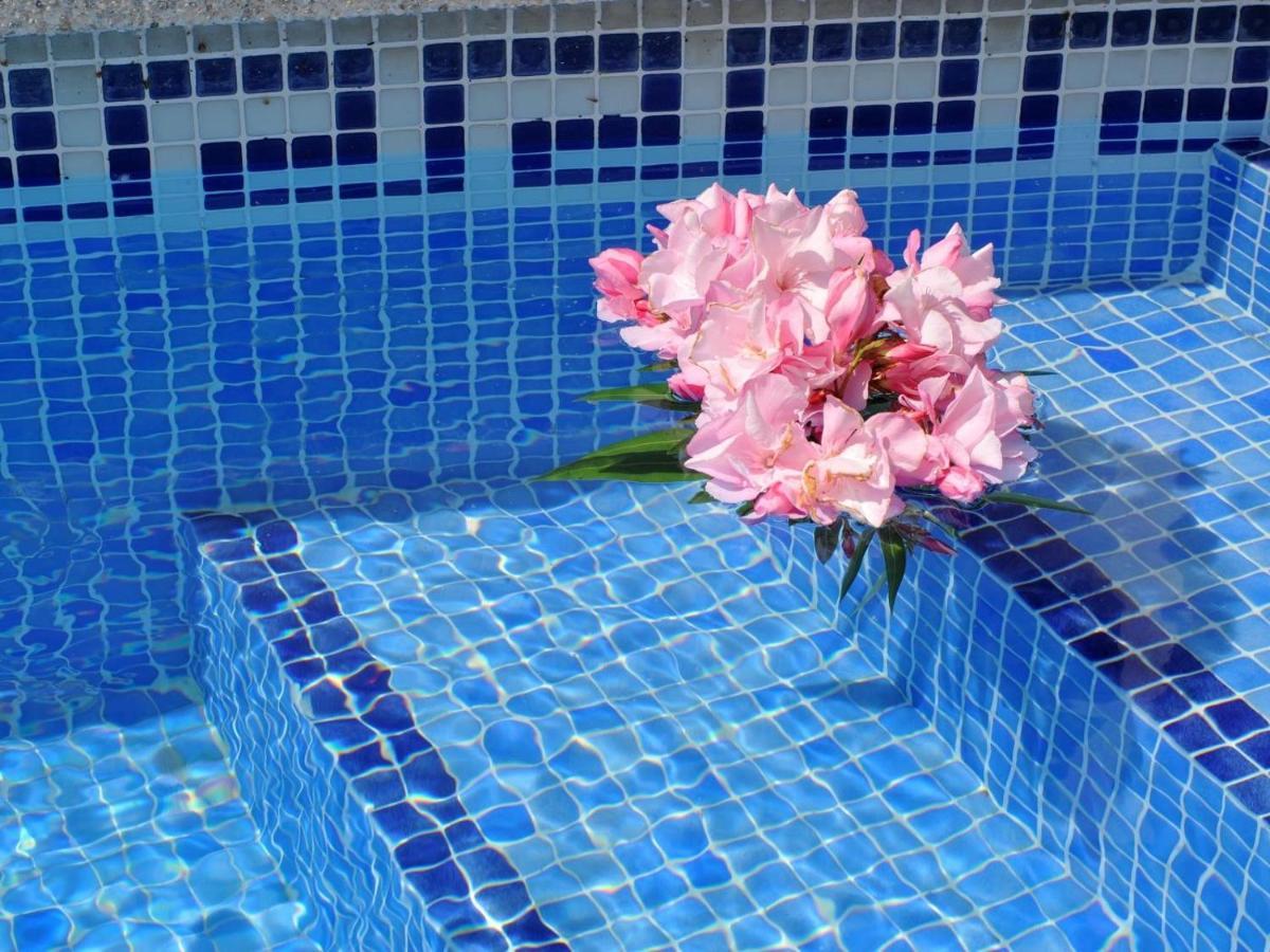 Gerkens, Bonita Casa De Tres Dormitorios Con Piscina Comunitaria En Escala L' Escala Exterior foto